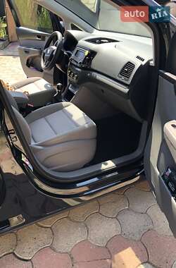 Минивэн SEAT Alhambra 2010 в 