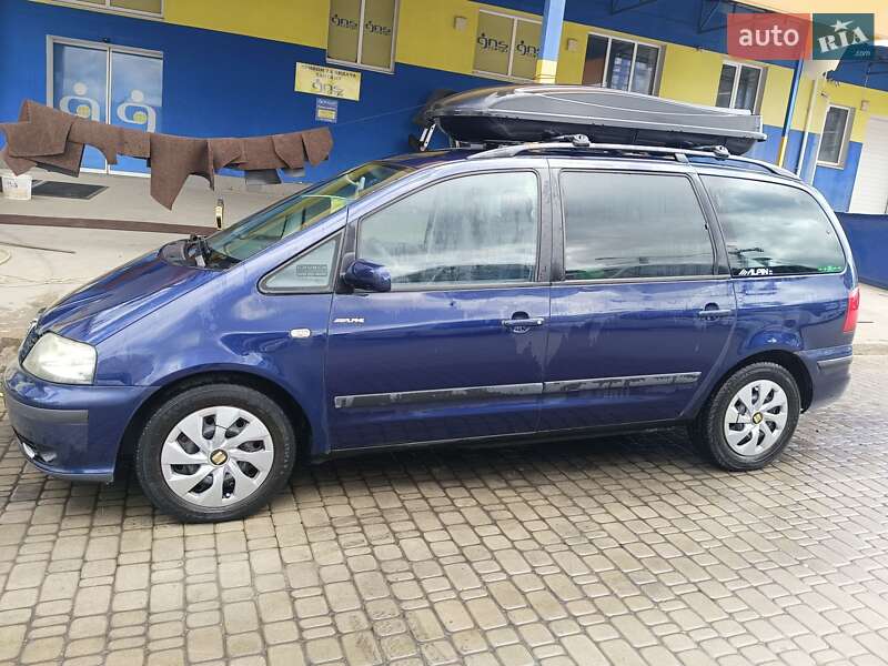 Мінівен SEAT Alhambra 2003 в Києві