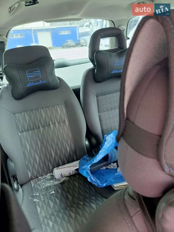 Мінівен SEAT Alhambra 2003 в Києві