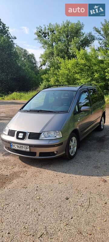 Минивэн SEAT Alhambra 2007 в Городке