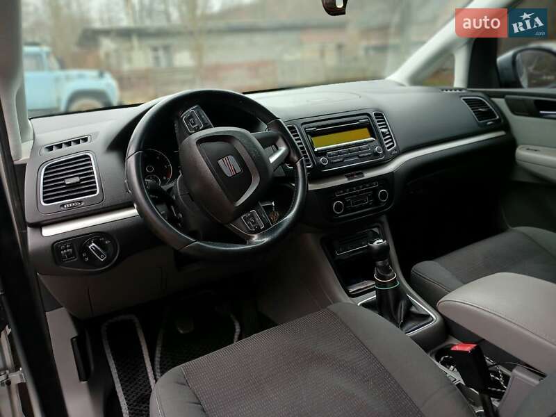 Минивэн SEAT Alhambra 2010 в Нижних Воротах