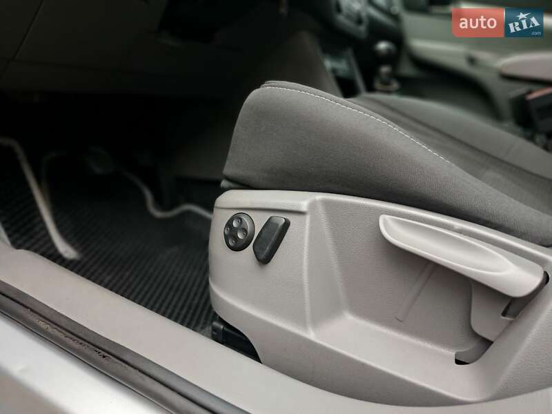 Минивэн SEAT Alhambra 2010 в Нижних Воротах