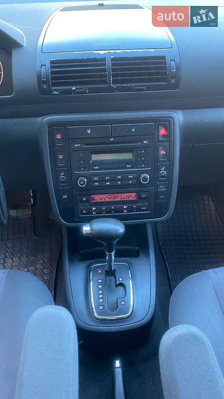 Минивэн SEAT Alhambra 2007 в Черновцах