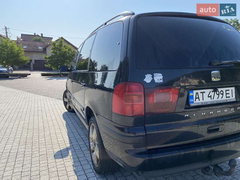 Минивэн SEAT Alhambra 2010 в Львове