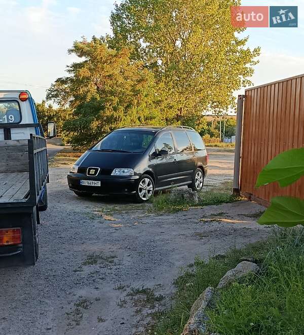 Мінівен SEAT Alhambra 2010 в 