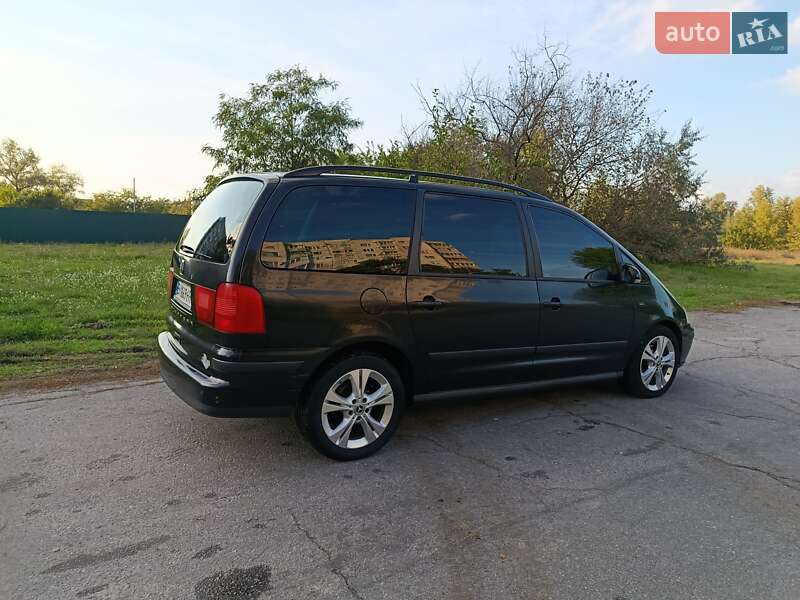 Минивэн SEAT Alhambra 2010 в Кременчуге