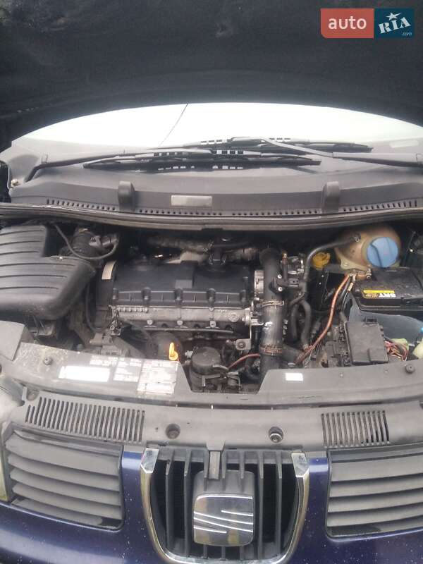 Минивэн SEAT Alhambra 2001 в Чернигове