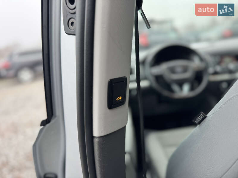 Мінівен SEAT Alhambra 2011 в Сарнах