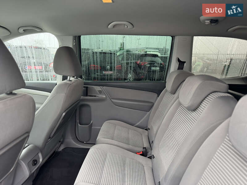 Мінівен SEAT Alhambra 2011 в Сарнах