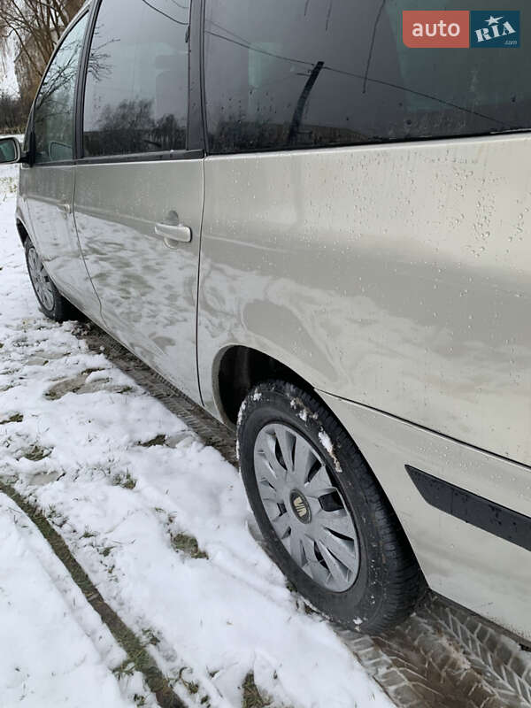 Минивэн SEAT Alhambra 2001 в Ровно