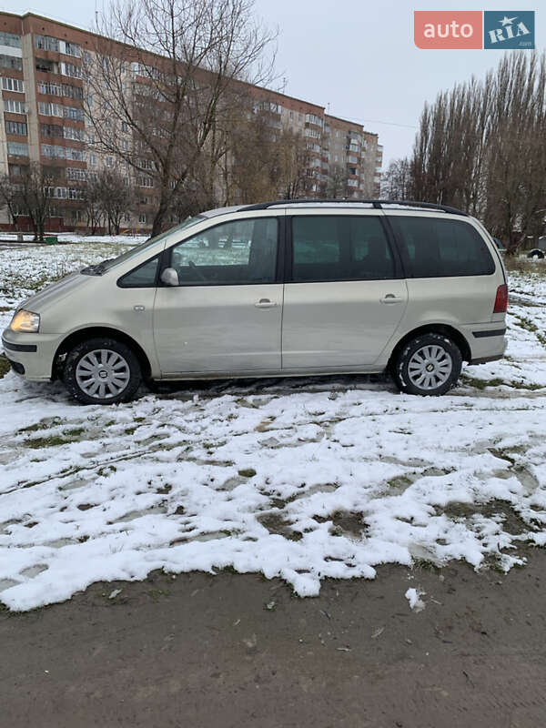 Минивэн SEAT Alhambra 2001 в Ровно