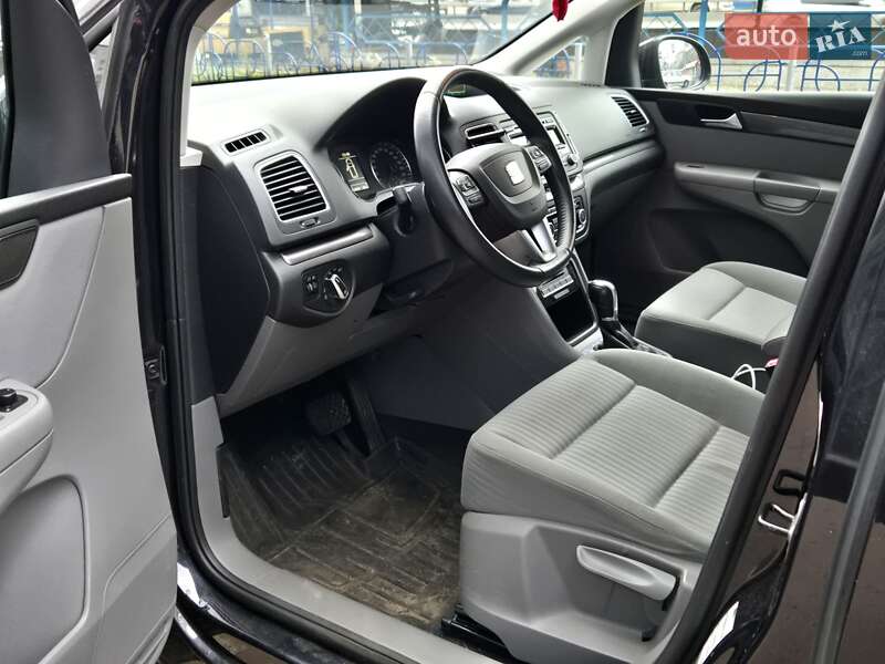 Минивэн SEAT Alhambra 2012 в Киеве