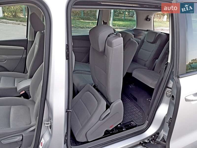 Минивэн SEAT Alhambra 2016 в Киеве