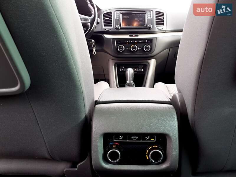 Минивэн SEAT Alhambra 2016 в Киеве