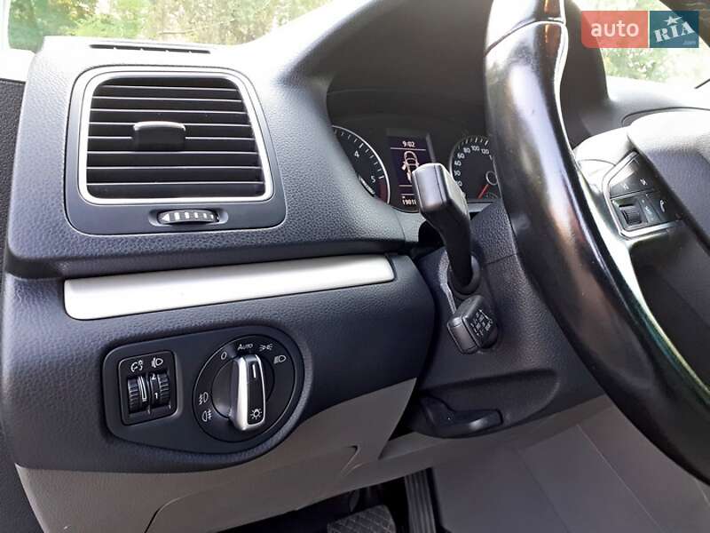 Минивэн SEAT Alhambra 2016 в Киеве