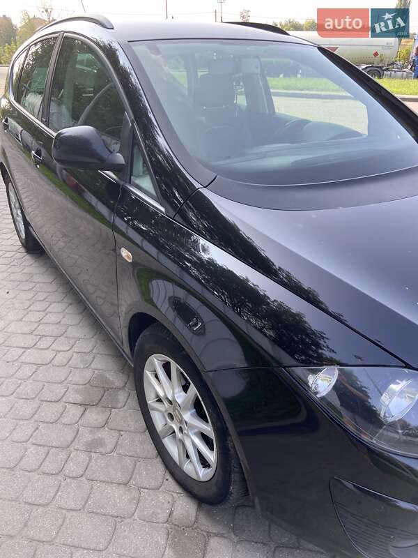 Минивэн SEAT Altea XL 2015 в Мостиске