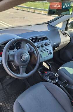 Минивэн SEAT Altea XL 2008 в 