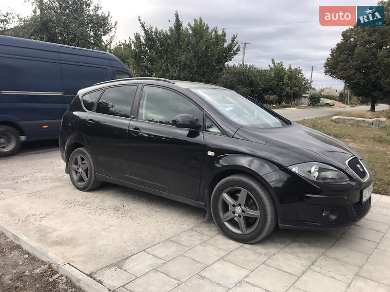 Минивэн SEAT Altea XL 2015 в Новомосковске