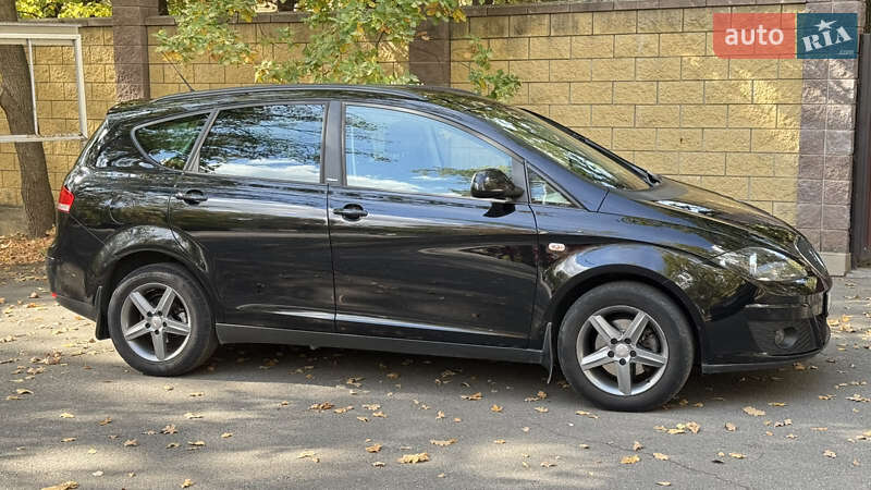 Минивэн SEAT Altea XL 2015 в Новомосковске