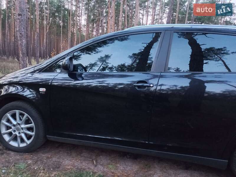 Минивэн SEAT Altea XL 2009 в Гостомеле