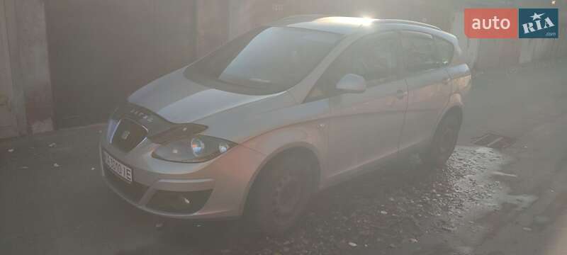 Минивэн SEAT Altea XL 2010 в Киеве