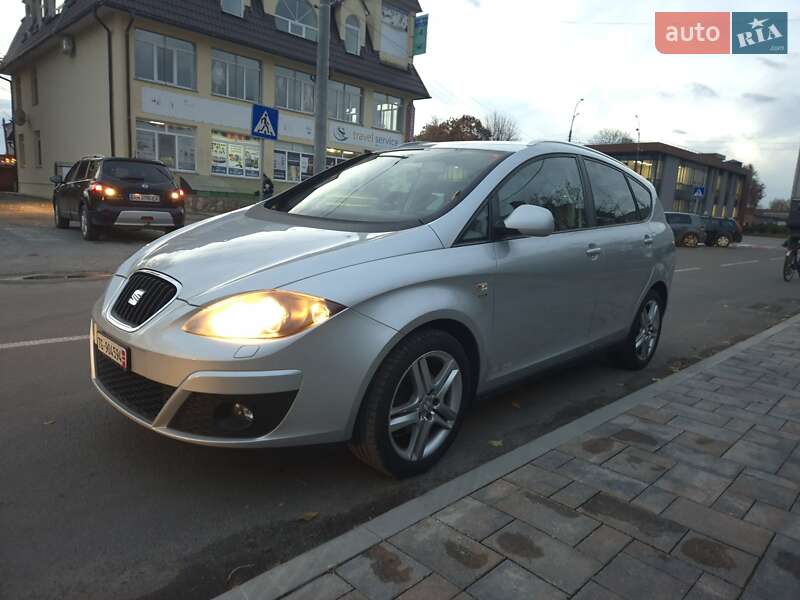 Минивэн SEAT Altea XL 2013 в Звягеле