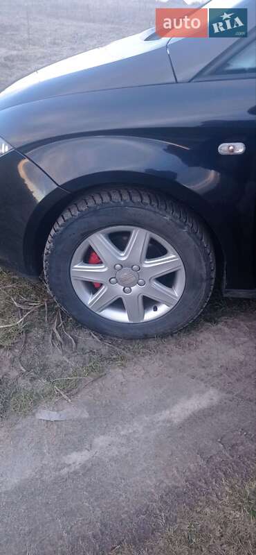 Минивэн SEAT Altea 2009 в Вишневом фото 17 Минивэн SEAT Altea 2009 в Вишневом