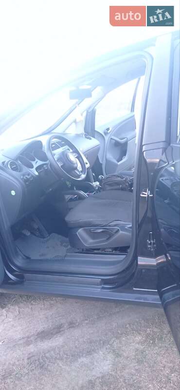 Минивэн SEAT Altea 2009 в Вишневом фото 18 Минивэн SEAT Altea 2009 в Вишневом