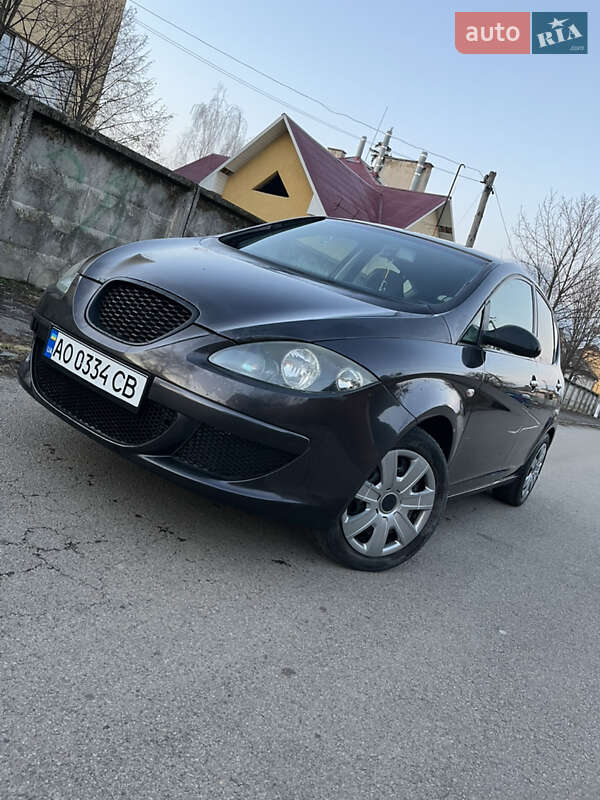Хэтчбек SEAT Altea 2005 в 