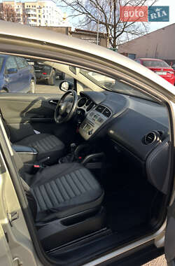 Минивэн SEAT Altea 2004 в 