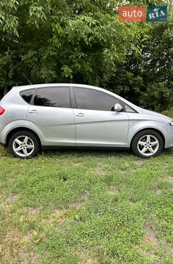 Минивэн SEAT Altea 2010 в 