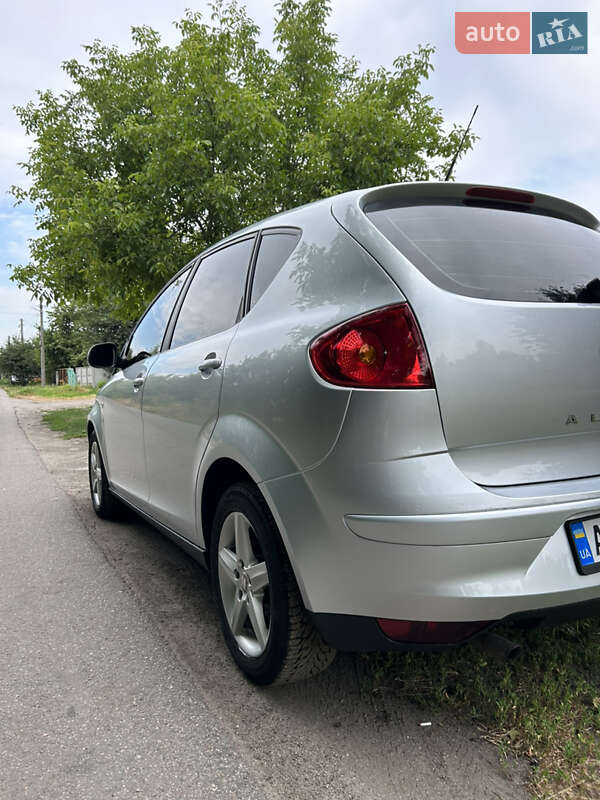 Минивэн SEAT Altea 2010 в Узине