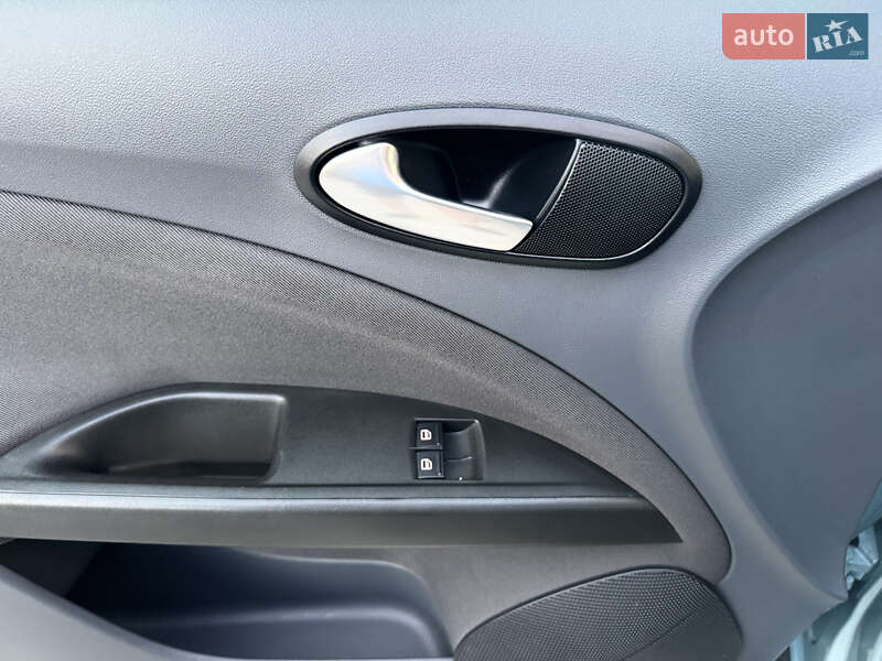 Минивэн SEAT Altea 2009 в Луцке