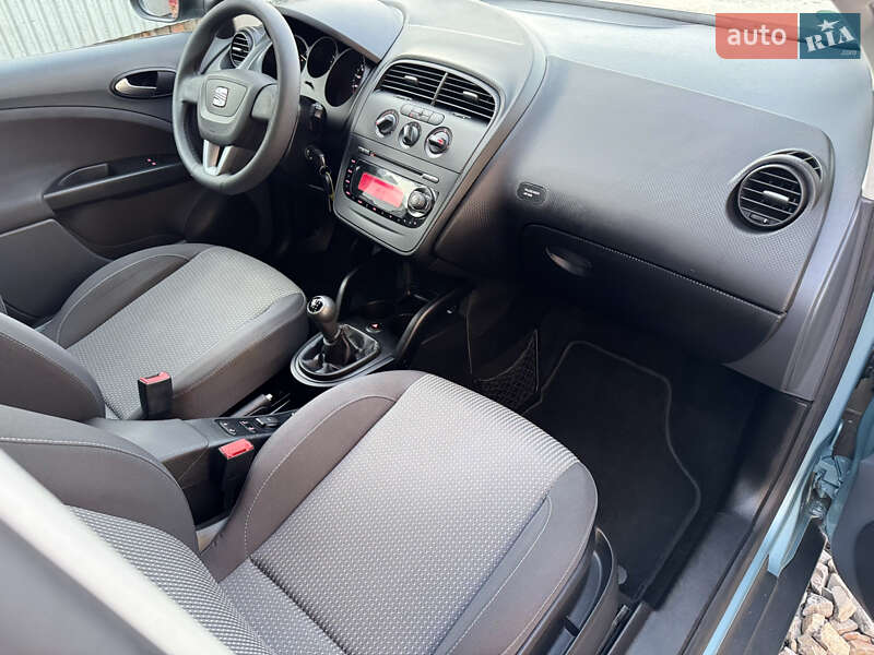 Минивэн SEAT Altea 2009 в Луцке
