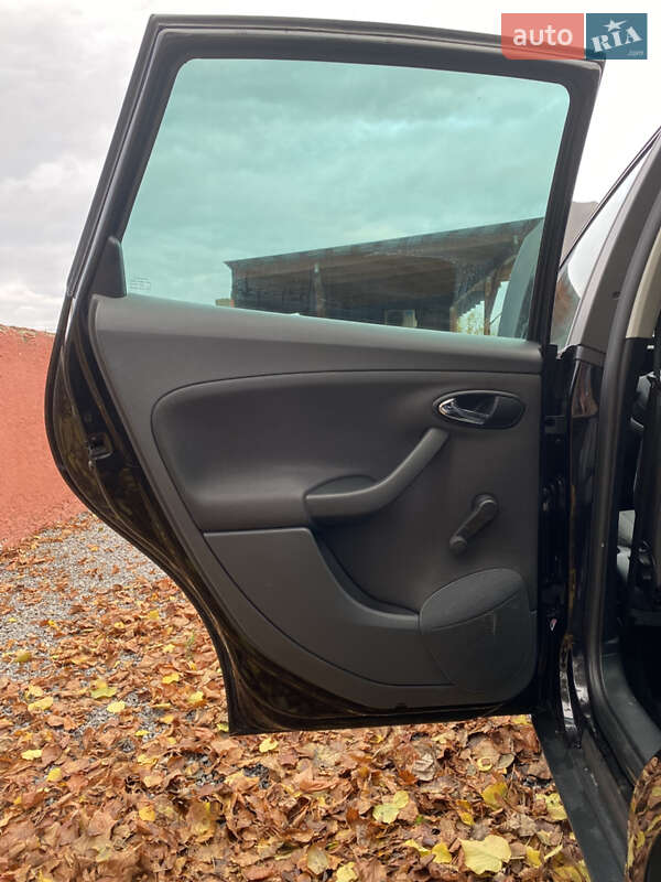 Минивэн SEAT Altea 2007 в Староконстантинове