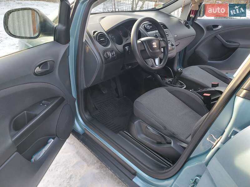 Минивэн SEAT Altea 2010 в Луцке