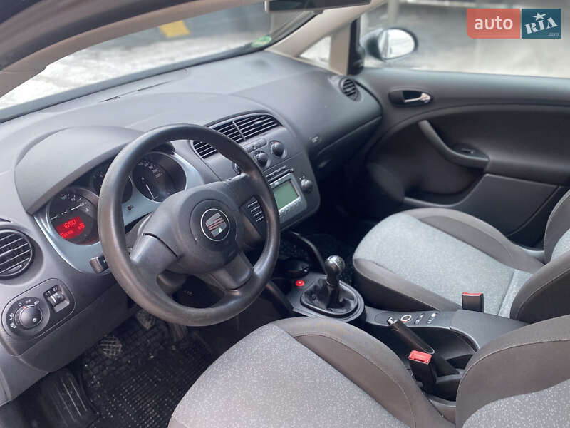 Минивэн SEAT Altea 2007 в Староконстантинове