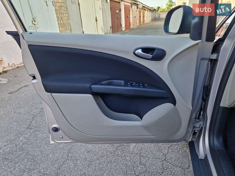 Минивэн SEAT Altea 2010 в Киеве фото 24 Минивэн SEAT Altea 2010 в Киеве