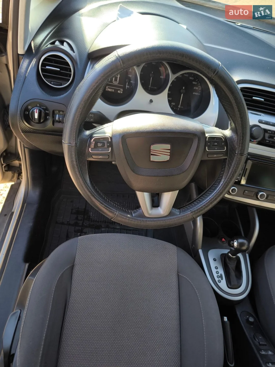 2010 SEAT Altea - мініатюра 10