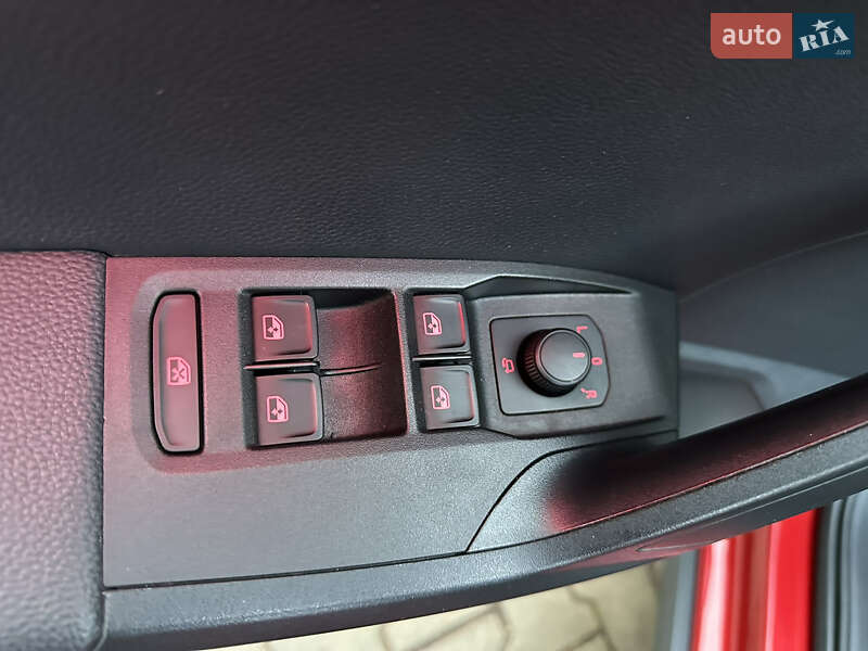 Внедорожник / Кроссовер SEAT Arona 2019 в Черновцах