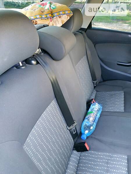 Седан SEAT Cordoba 2004 в Кременці