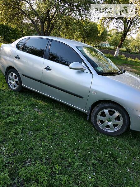 Седан SEAT Cordoba 2004 в Кременці