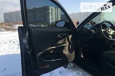 Седан SEAT Cordoba 2007 в Вишневом