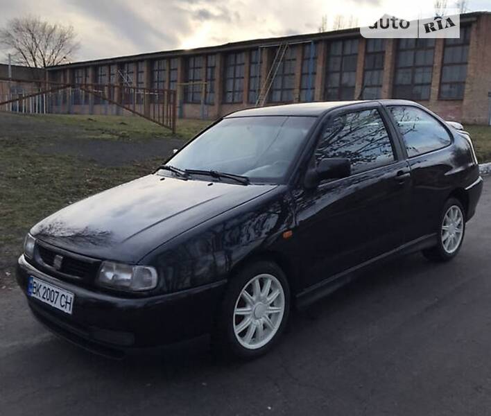 Купе SEAT Cordoba 1999 в Ровно