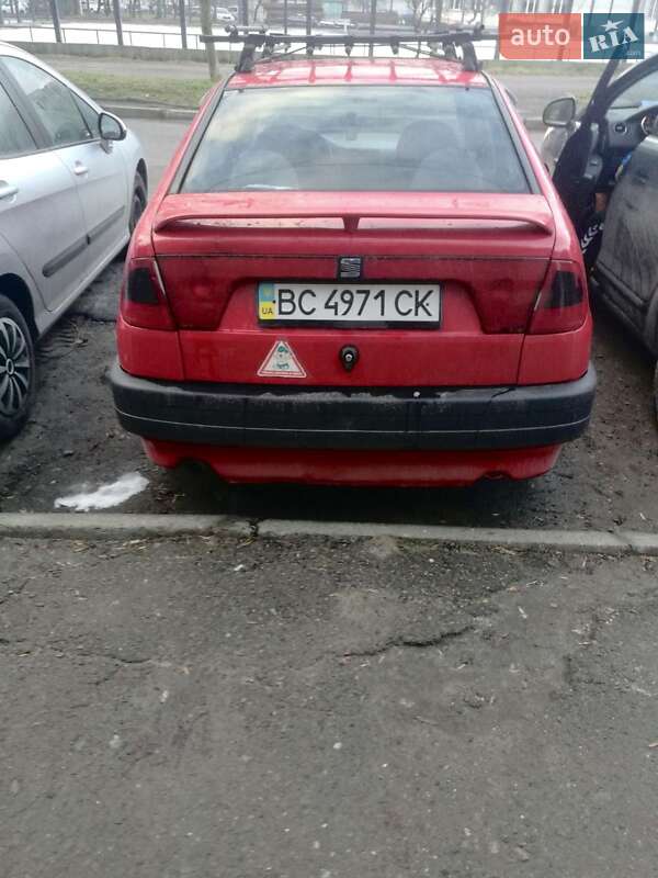 Хэтчбек SEAT Cordoba 1996 в Львове