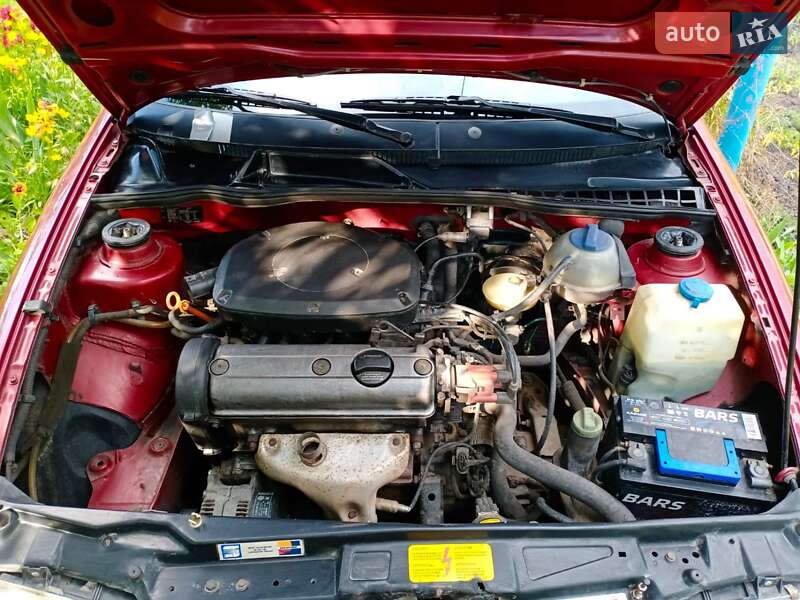 Седан SEAT Cordoba 1997 в Кривом Роге