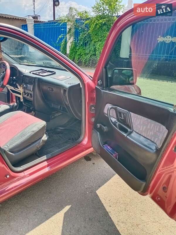 Седан SEAT Cordoba 1997 в Кривом Роге