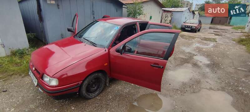 Седан SEAT Cordoba 1996 в Дрогобыче