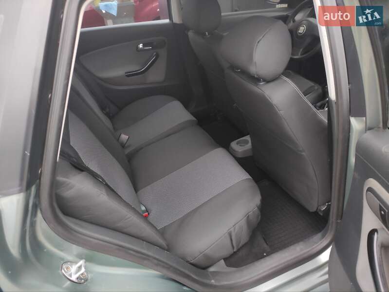 Седан SEAT Cordoba 2004 в Белой Церкви