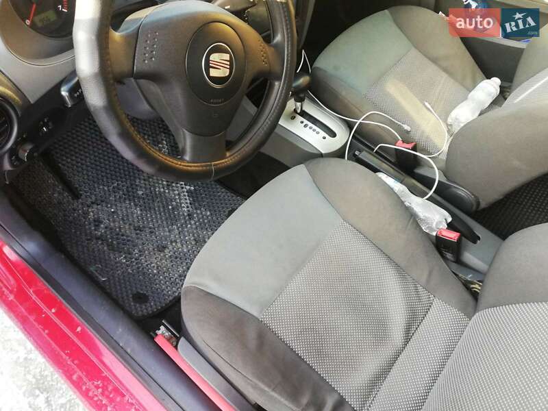 Седан SEAT Cordoba 2005 в Києві